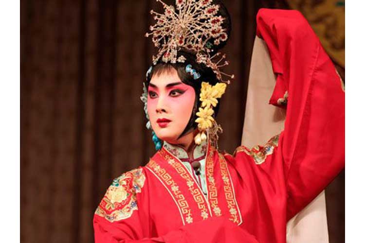 Al MET meravigliosi kimono e costumi di scena del teatro cinese 30marzo17 4