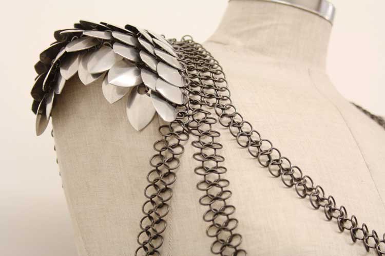 Artisanal metal dresses and accessoires26giugno17 7